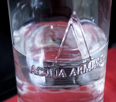 アルマーニカフェ水